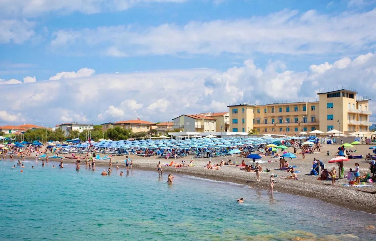Isa-Double Room In Hotel With Swimming Pool In Marina Di Cecina, Just 10 Meters From The Sea Cecina  Cecina (Livorno)